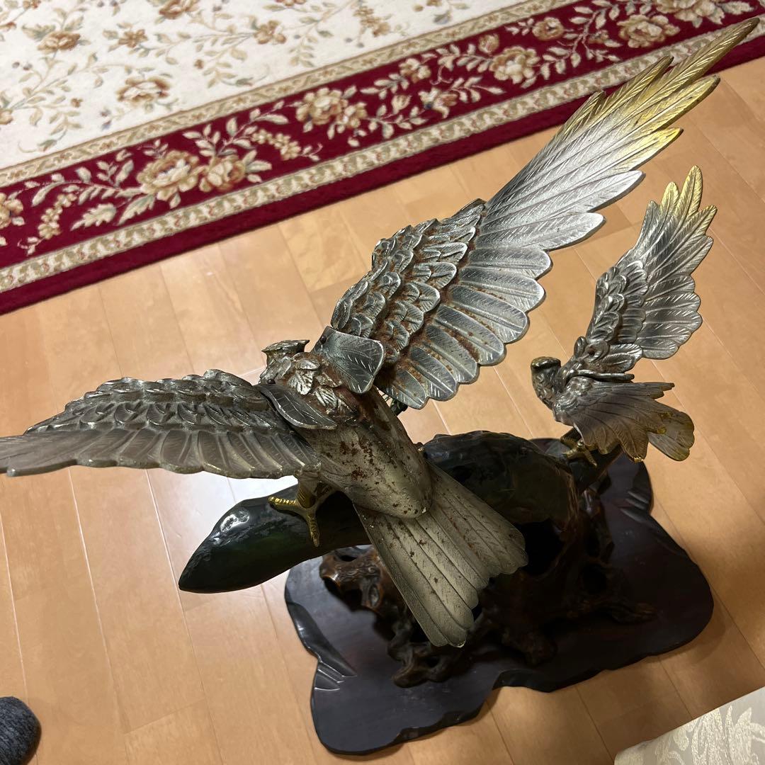 金属製 鷲と松の木の彫刻 約50cm x70 cm .made in1970.