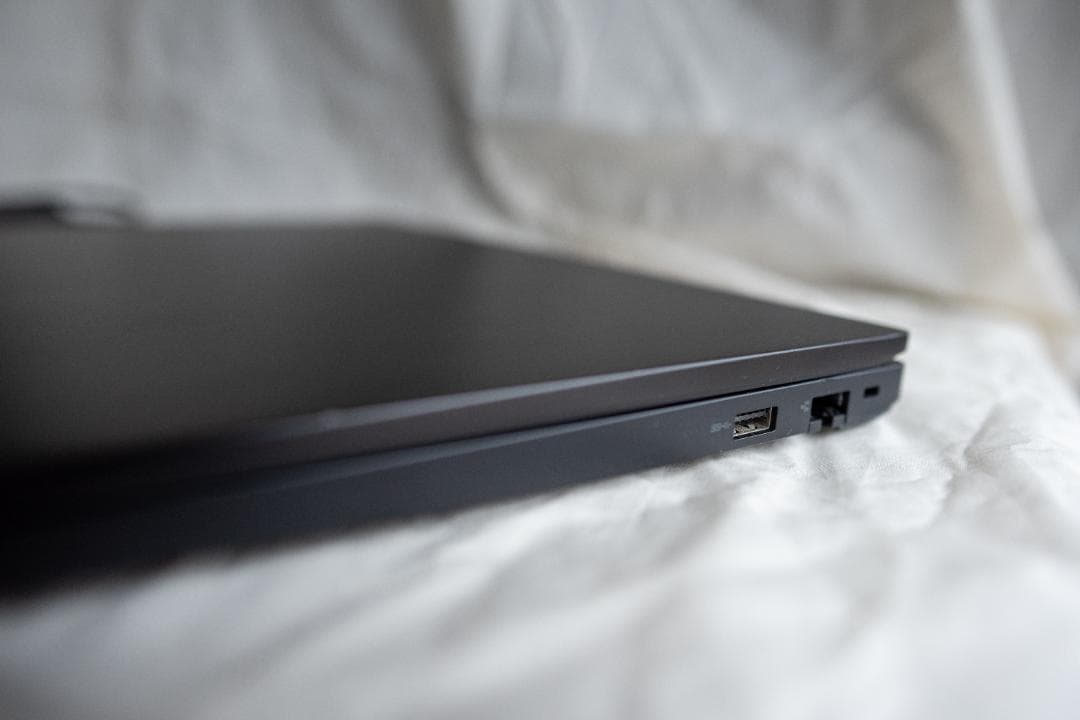 ThinkPad E16 Gen1 / Ryzen5 7530U / 16インチ