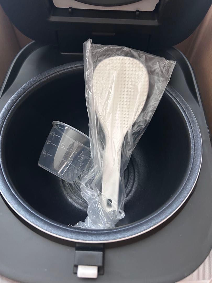 【新品同様】5.5合炊き　IH炊飯器