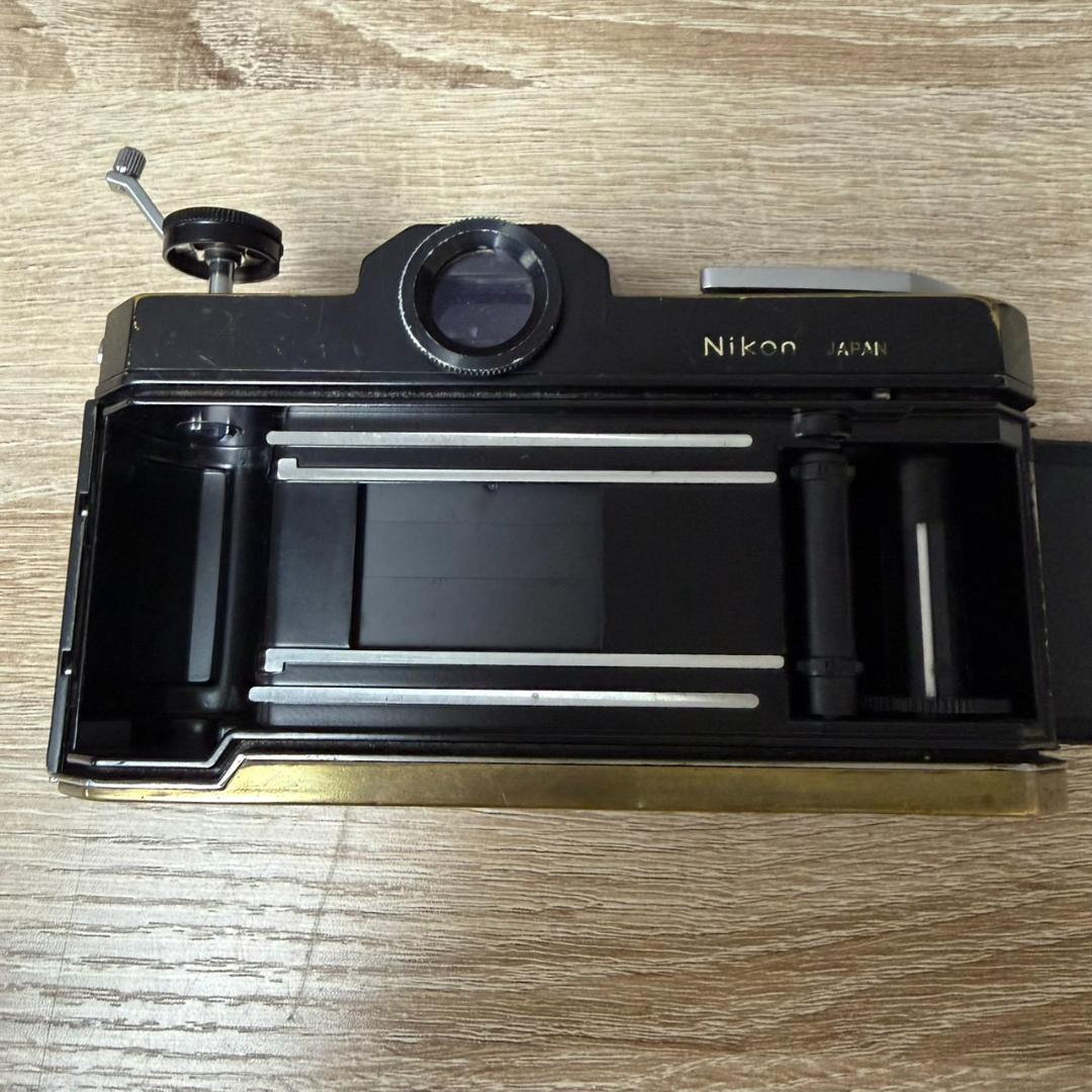 777680/Nikomat FT N ボディ ゴールド ブラック カメラ