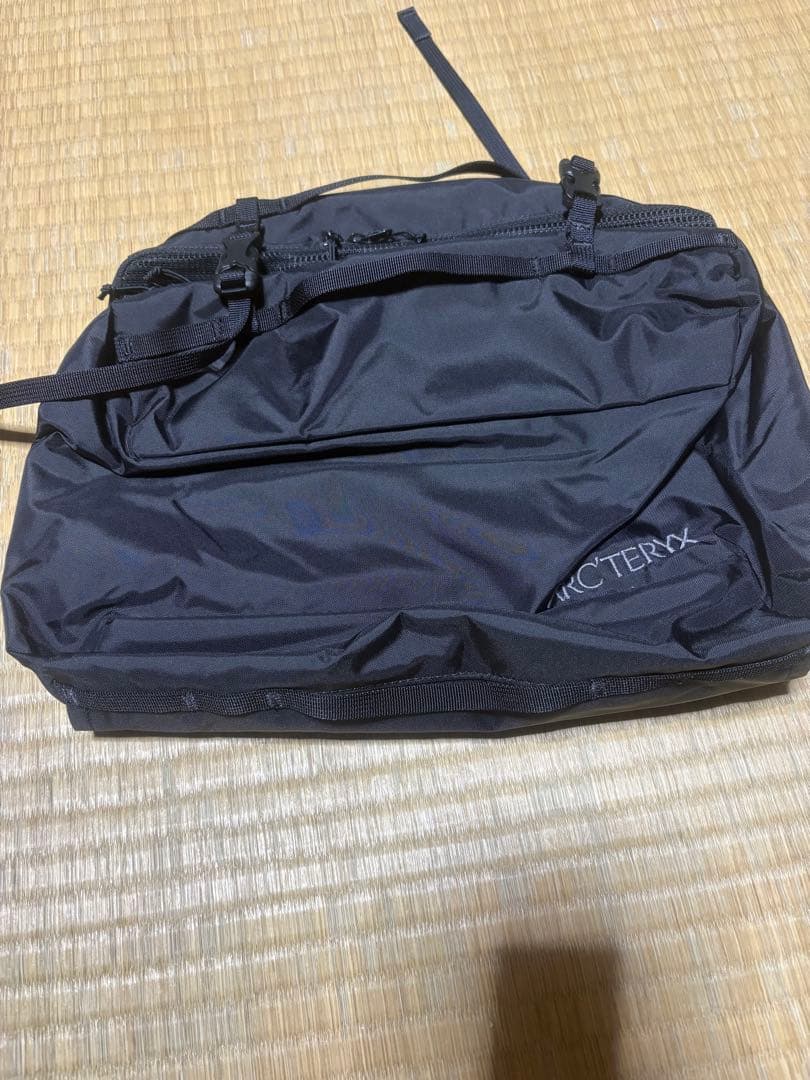 ARC'TERYX ブラック トラベルポーチ