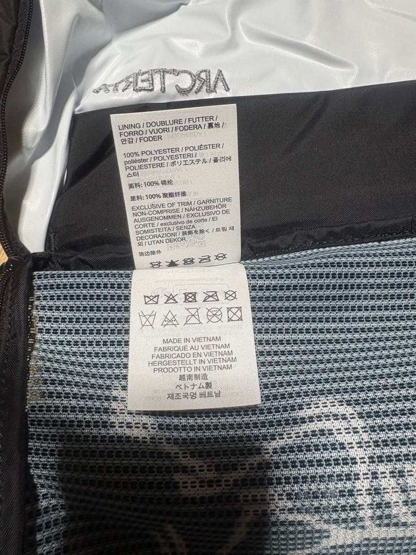 ARC'TERYX ブラック トラベルポーチ