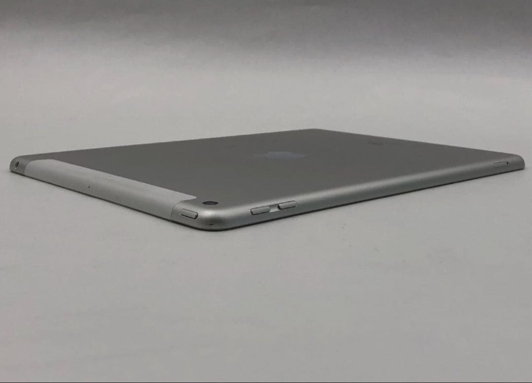 iPad 第5世代 Wi-Fi ＋cellular 容量 32GB シルバー