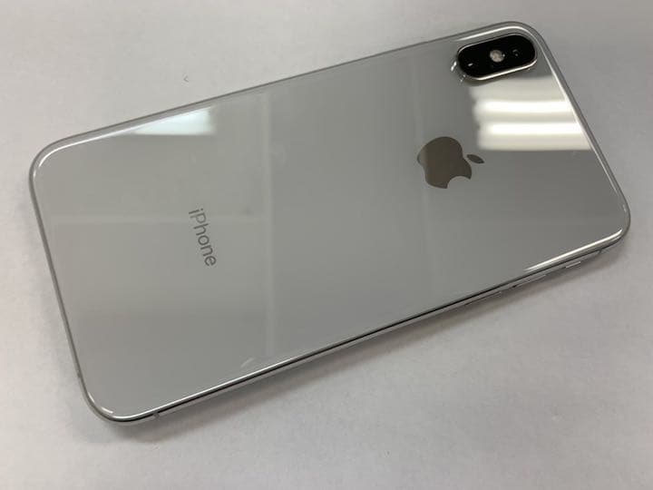 美品 Apple iPhone XS 64GB シルバー