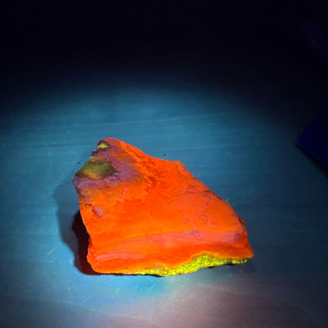 【クルミ様ご検討品】北海道石　然別オパール　蛍光オパール84ｇ