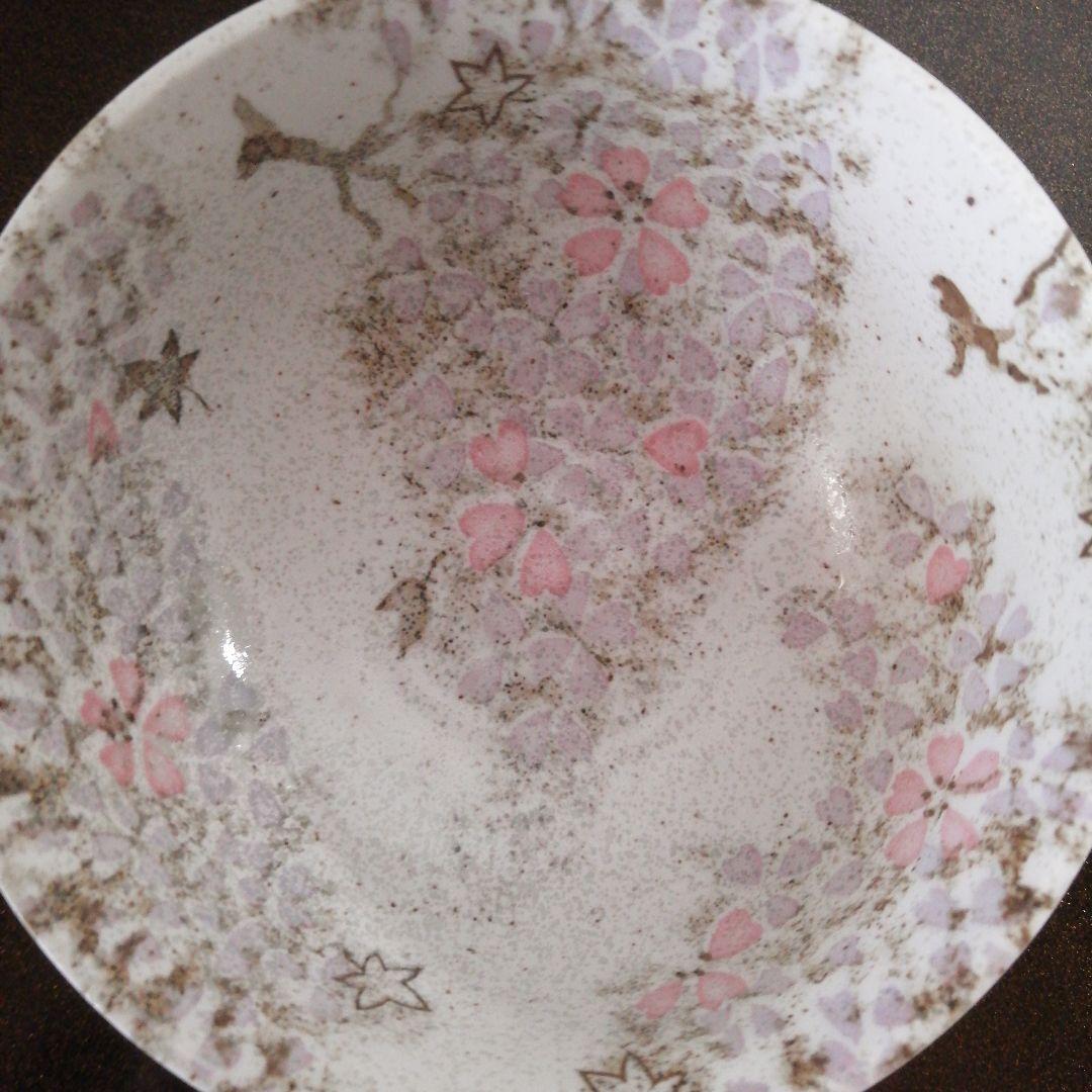 茶椀　(茶道具)　お花と共に魅力的な茶碗を味わう❗(値下げしました。)