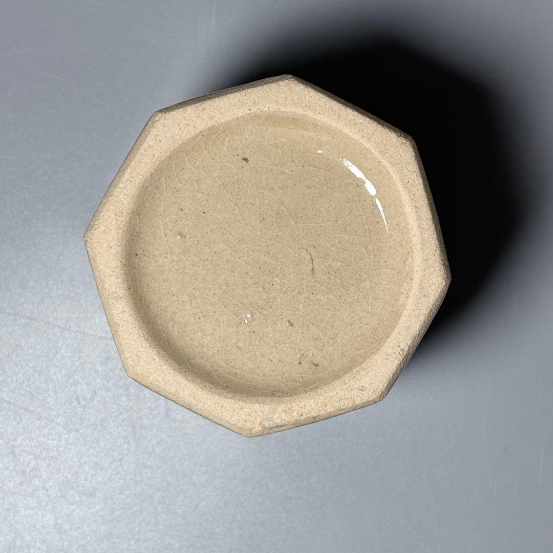 人間国宝　濵田庄司　益子焼　八角形　花瓶　織部　緑釉薬　高さ10.8cm