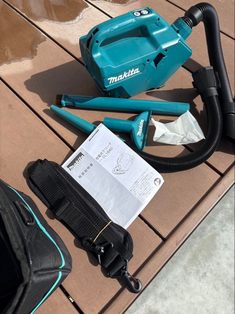 Makita 掃除機 専用ケース付18v バッテリー　充電器別売　CL184DZ