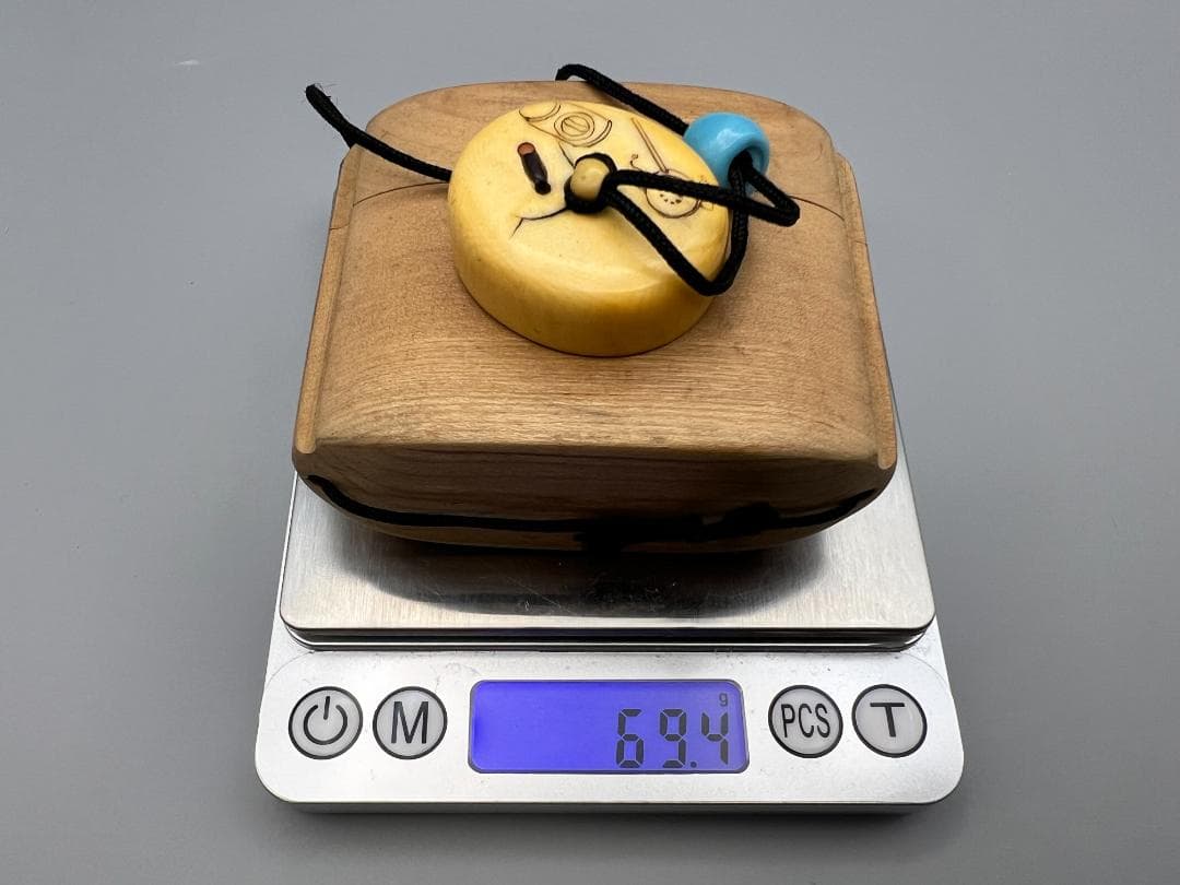 木製印籠 緒締 提げ物 牙根付 細工 重量約69g