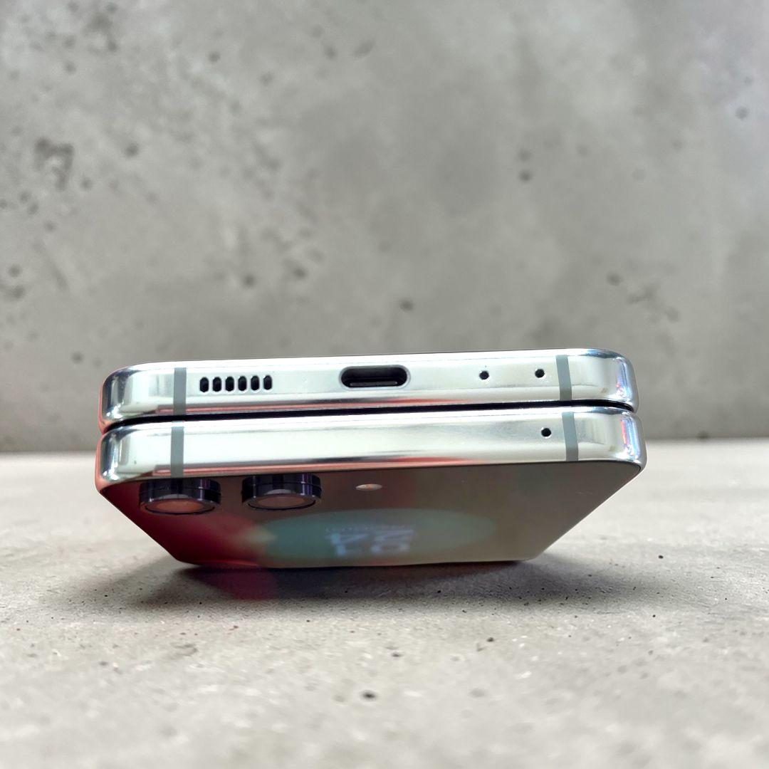 Galaxy Z Flip5 本体 SCG23 国内版 ミント 256GB