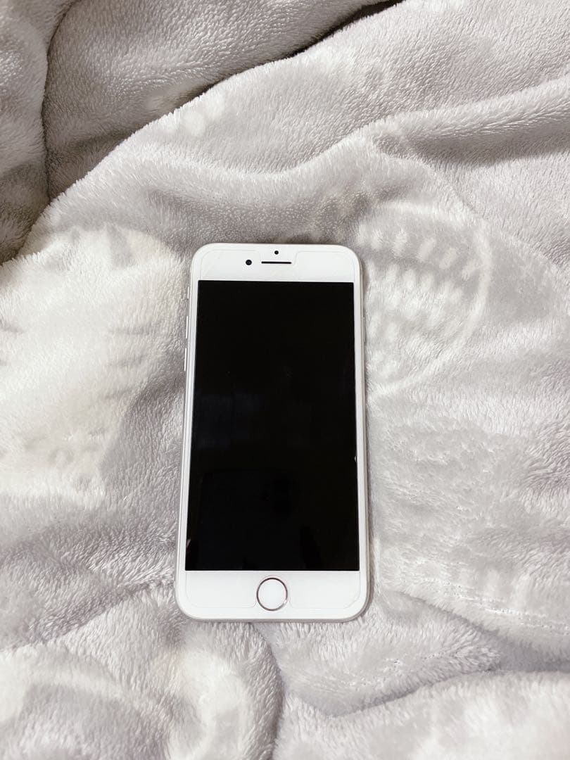 iPhone8 シルバー