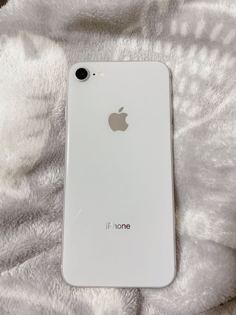 iPhone8 シルバー