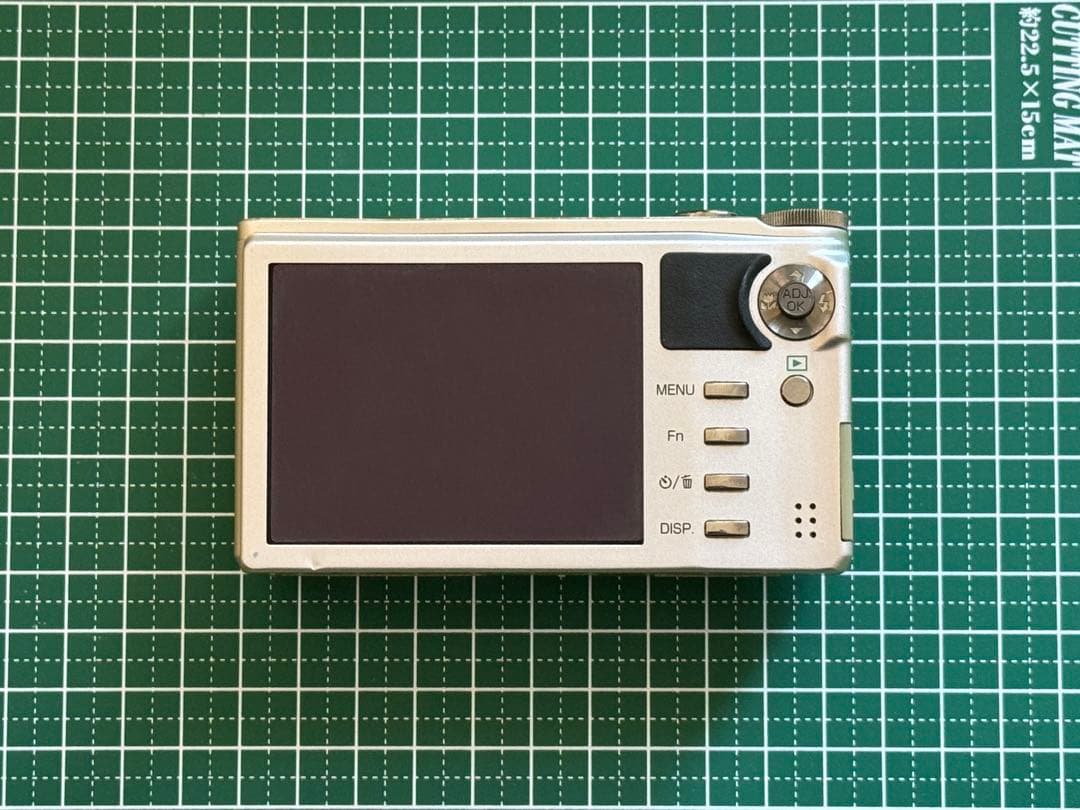【美品】RICOH CX2 コンパクトデジタルカメラ バッテリー、充電器付属