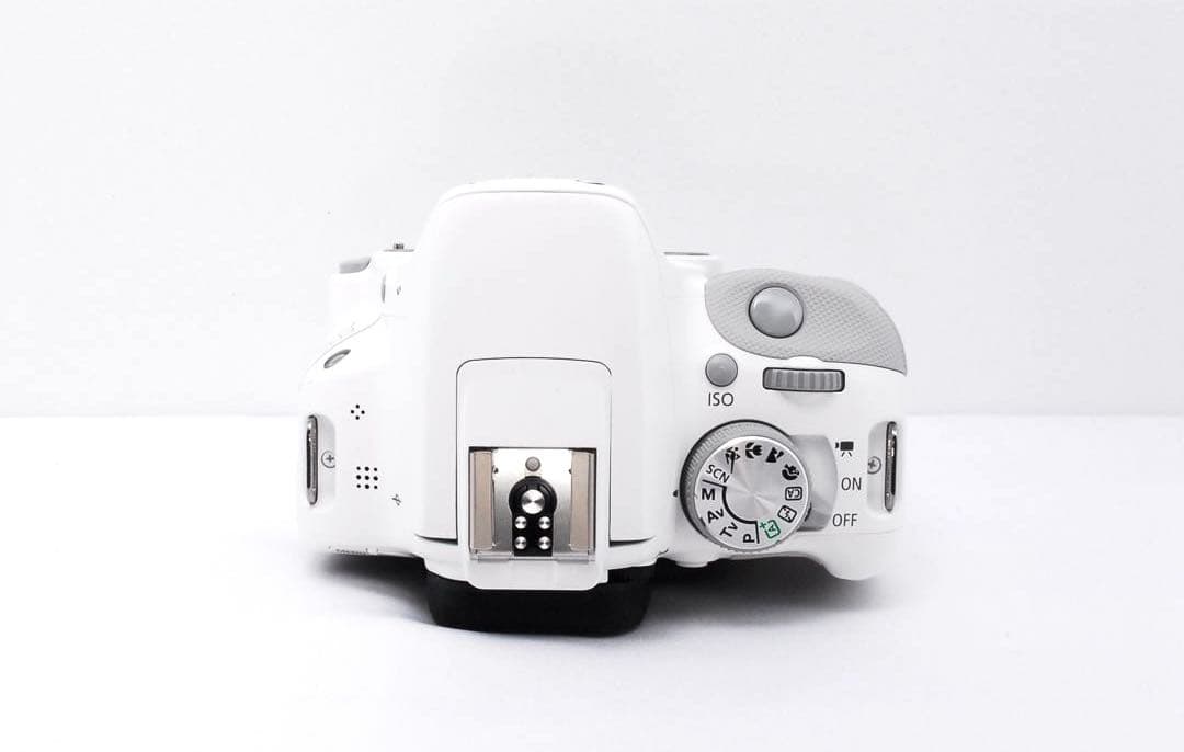 ショット数極少❤️Canon EOS Kiss X7 ホワイト ❤️高性能レンズ付き