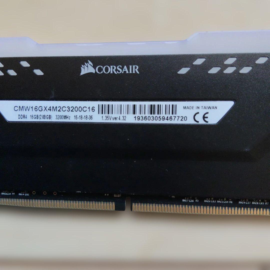 メモリー CORSAIR VENGEANCE RGB PRO DDR4 16GB