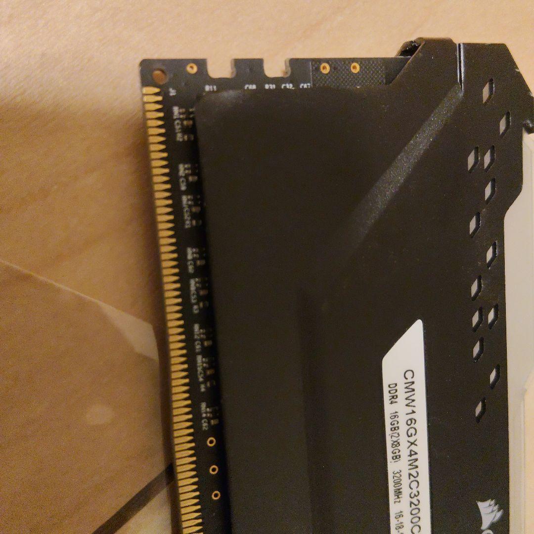 メモリー CORSAIR VENGEANCE RGB PRO DDR4 16GB