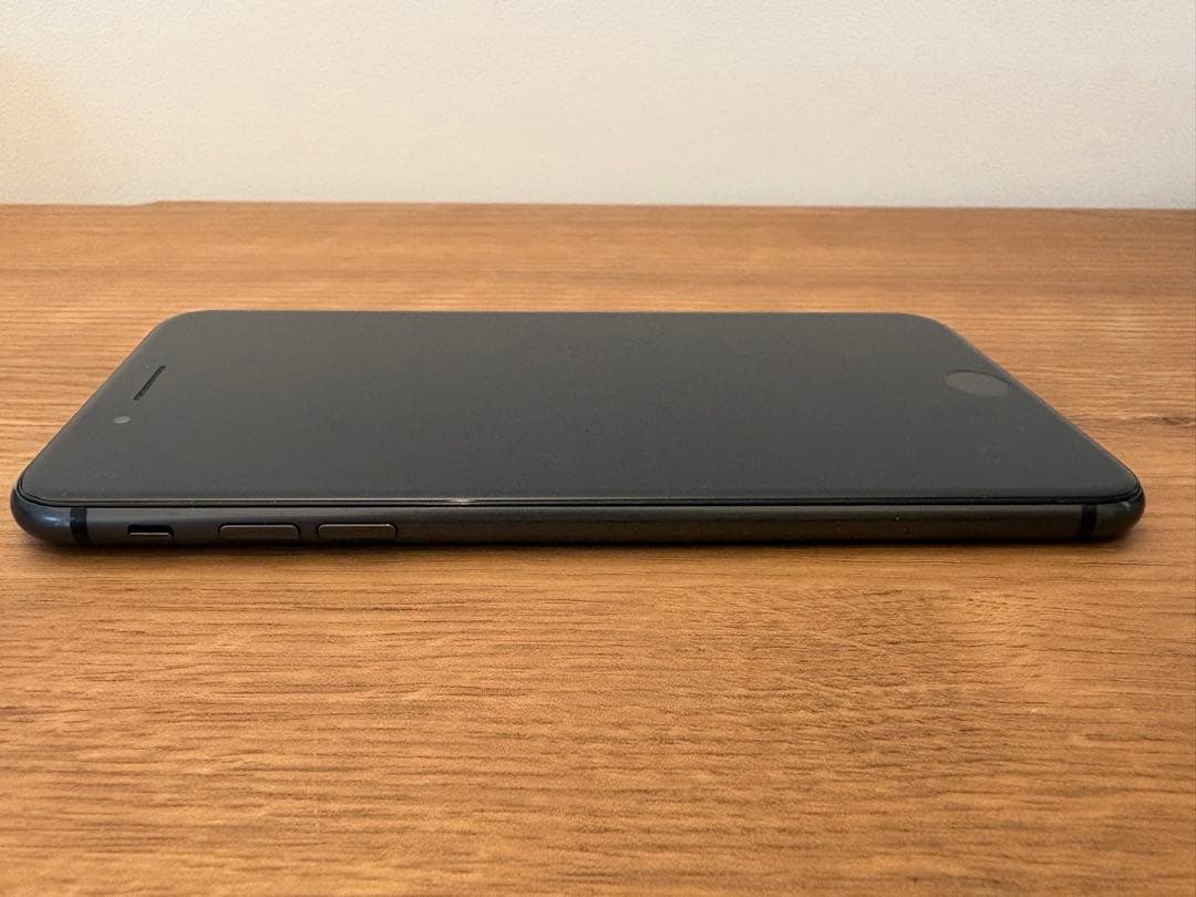 Apple iPhone 8 Plus 64GB スペースグレー