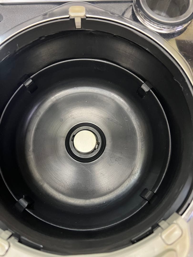 Panasonic 炊飯器 SR-VSX109うまく動作しています。2019年