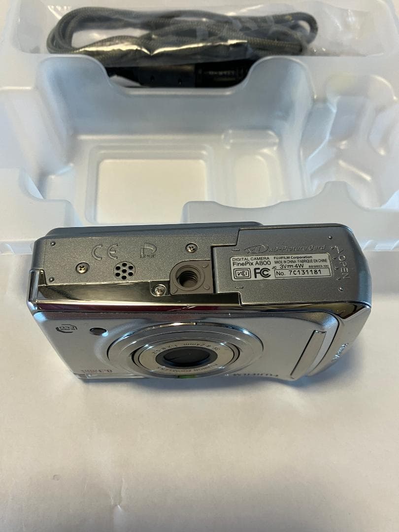 ★★【szillmy--】　小型デジカメ　Finpix A800