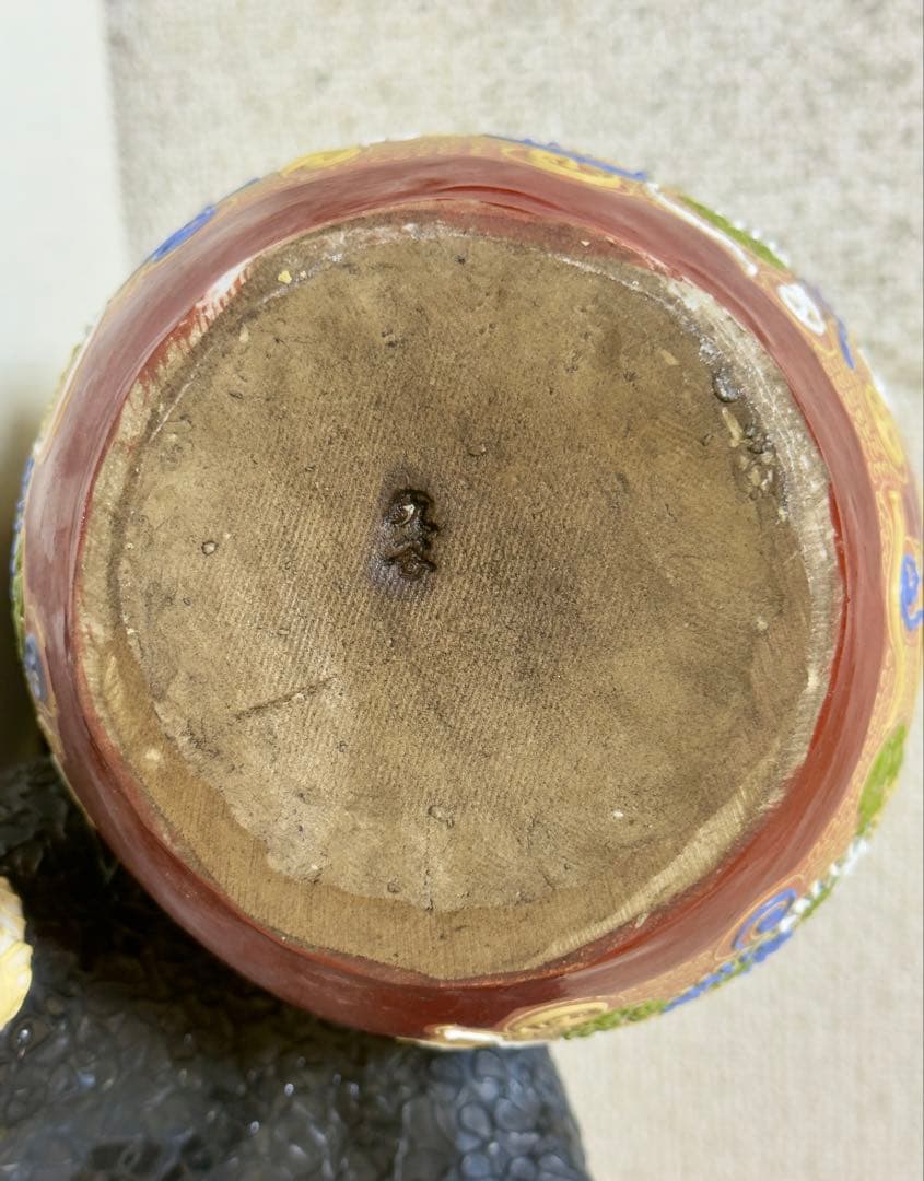 獅子の陶器置物 黒金