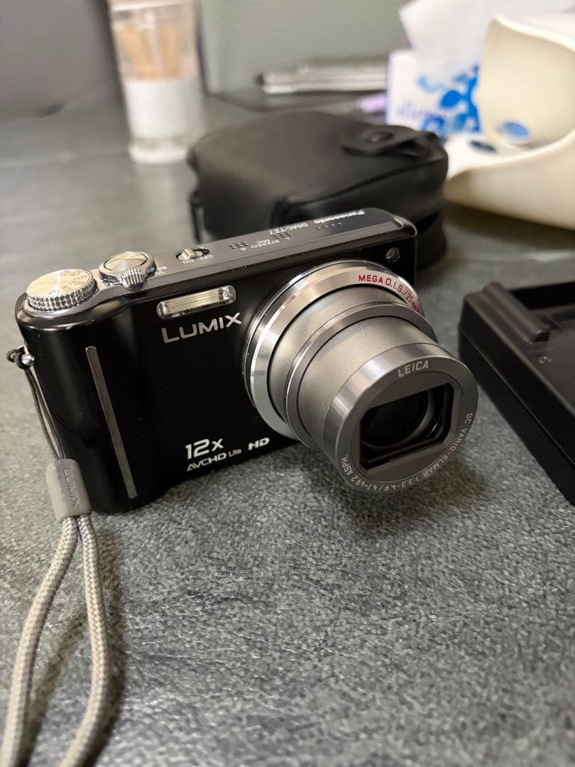 Panasonic DMC-TZ7 12倍ズーム コンパクトデジタルカメラ