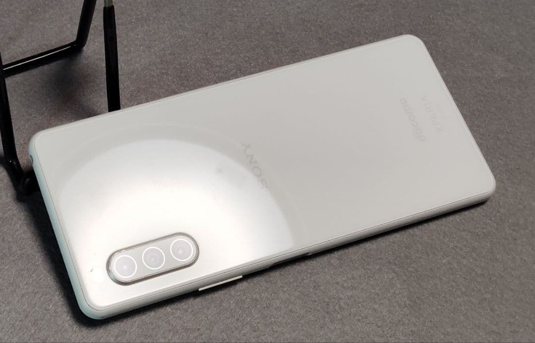 ドコモ Xperia 10 II SO-41A ホワイト ハイレゾ
