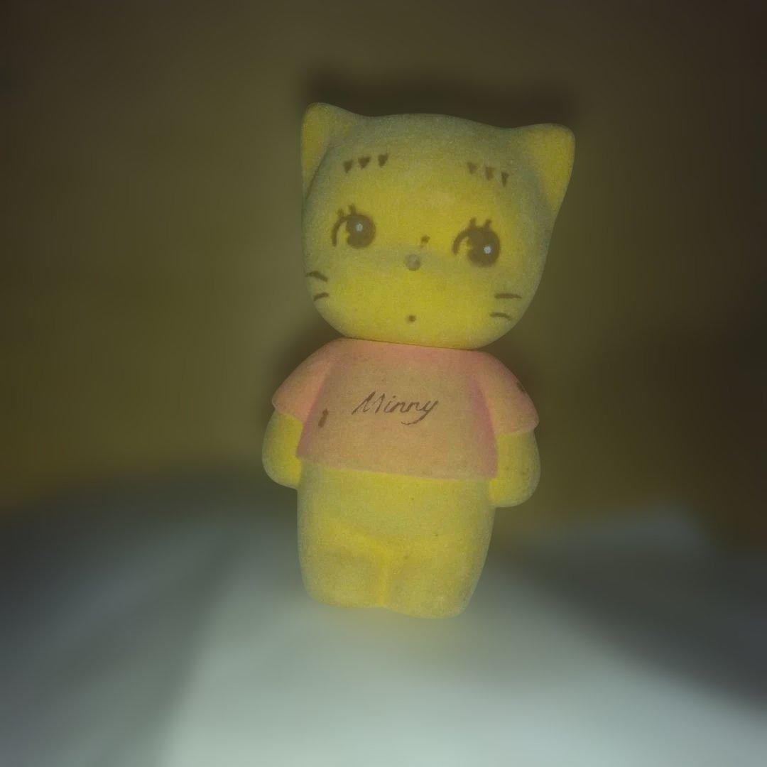 Minny 猫型フィギュア　貯金箱