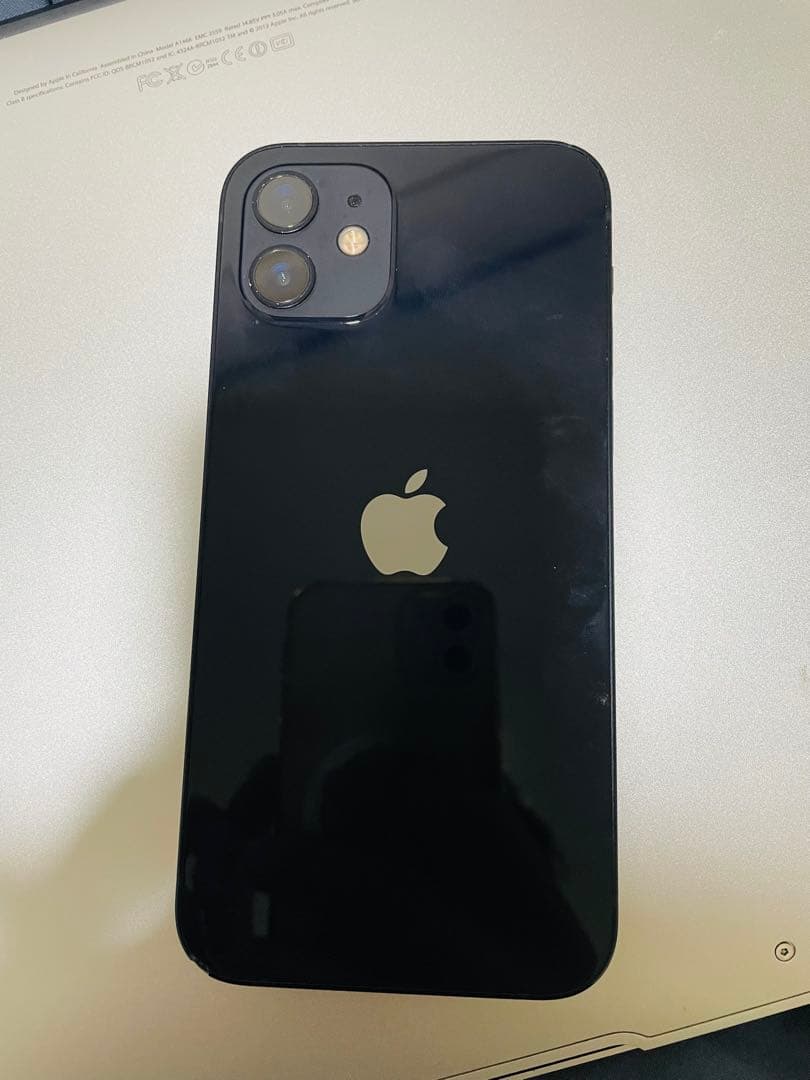 iPhone 12 64GB 本体