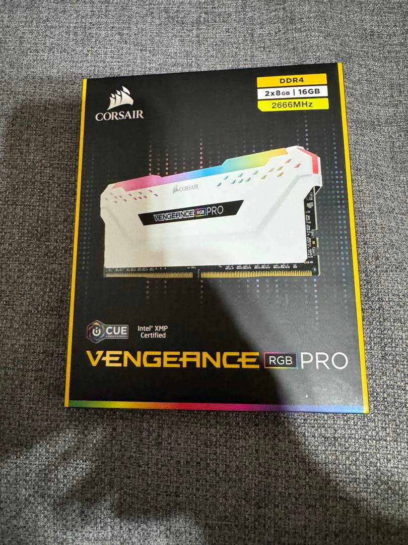 メモリー VENGEANCE RGB PRO DDR4 16GB 2666MHz