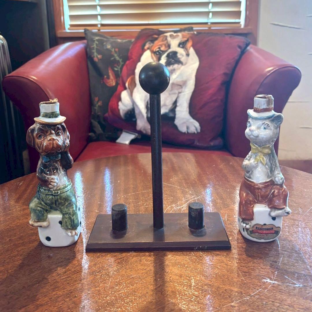 ブルドッグと猫のワインボトル　陶器　ヴィンテージ　　お酒　ワイン