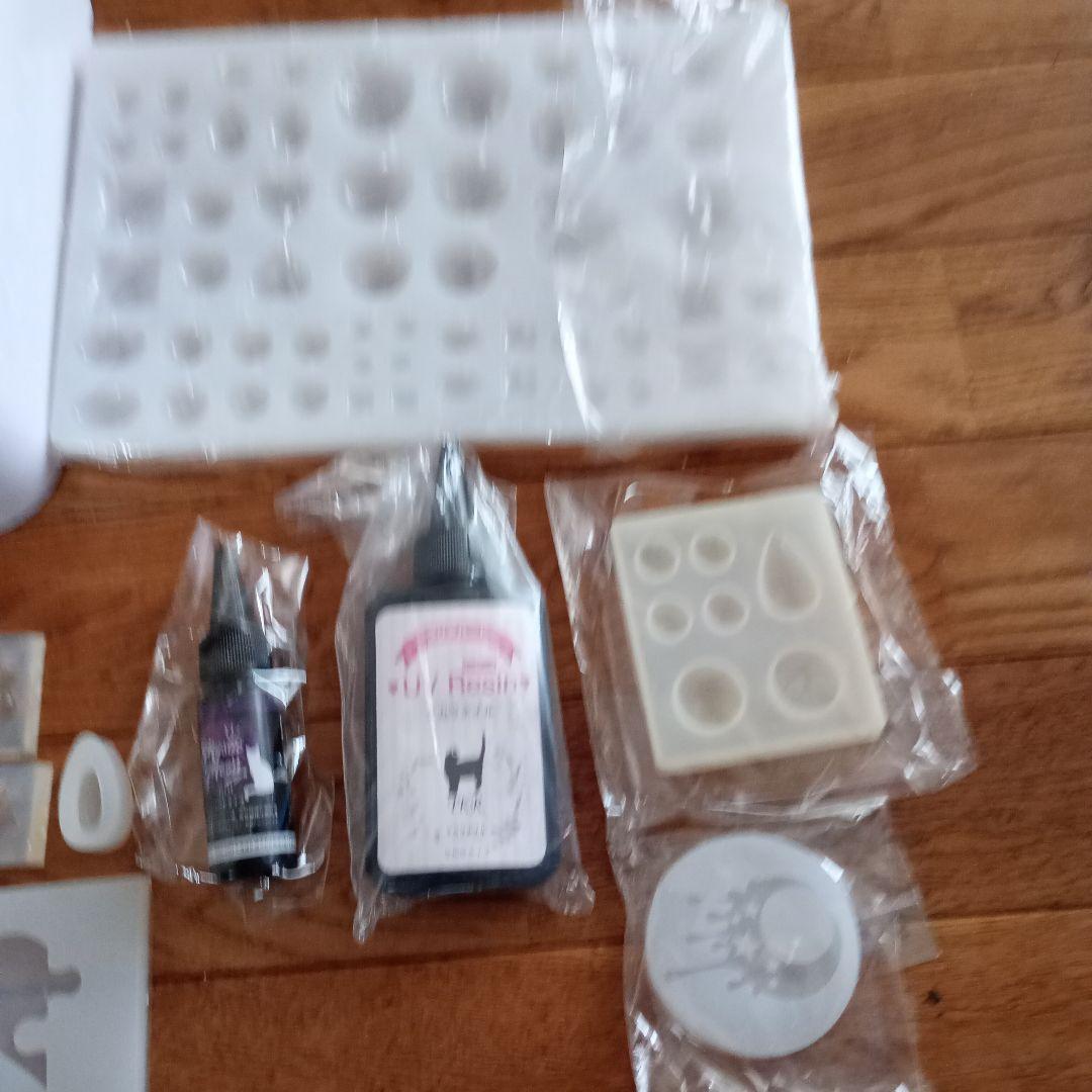 新品多数✨お得　UVランプ36W＆UVレジン液＆シリコンモールドいろいろ