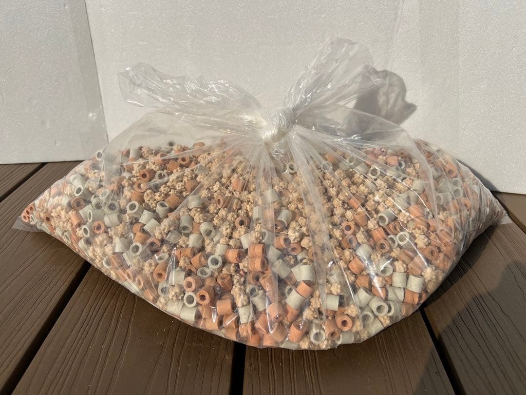 ⭐️熱帯魚などの水槽用濾過材　3種混合で7.8kg 、13リットル程度