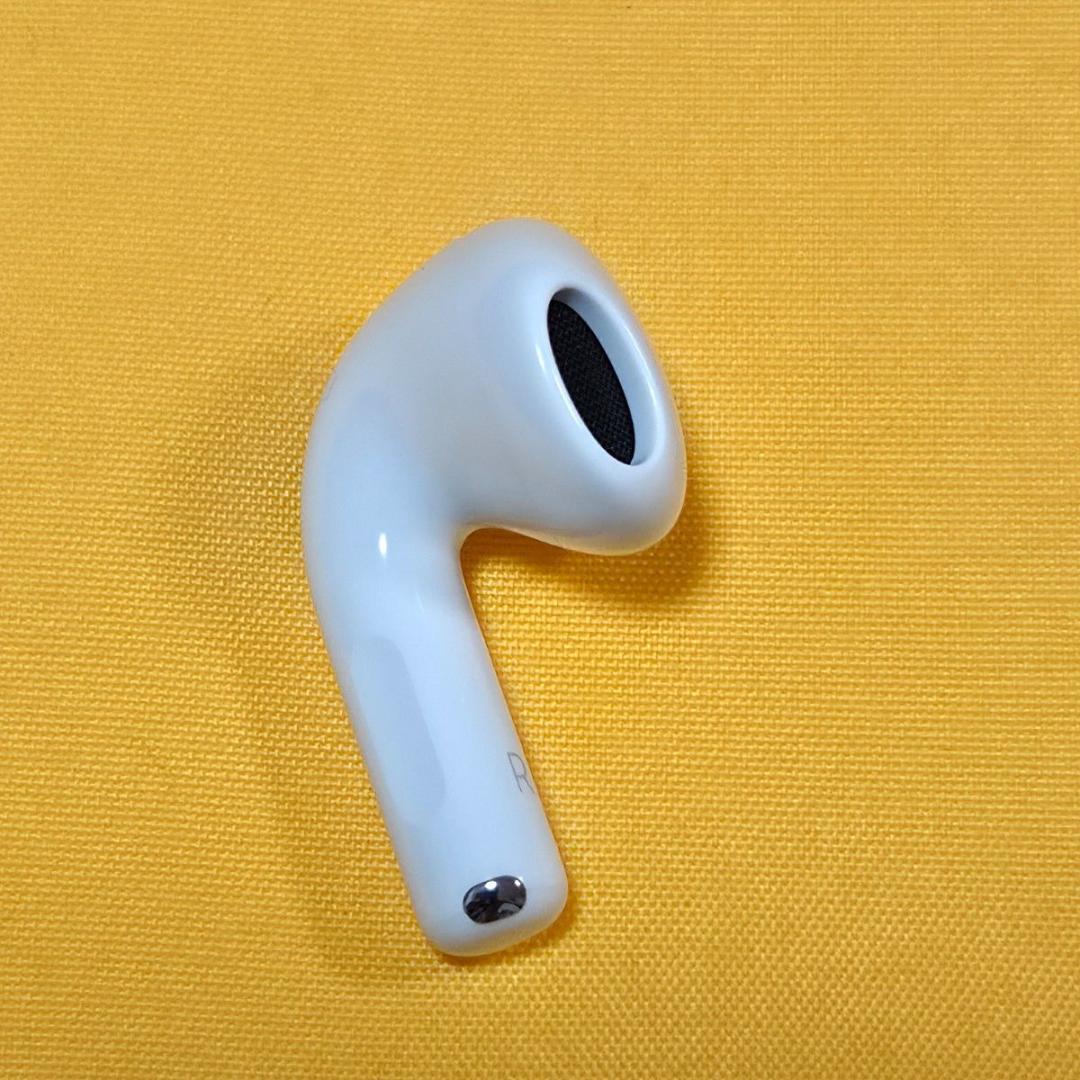【美品】AirPods4 第四世代 右耳 ノイズキャンセリングなし A3050