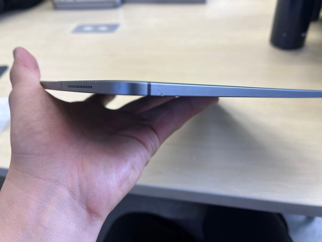 【良好】iPadPro 12.9 第3世代 64GB セルラー純正キーボード付