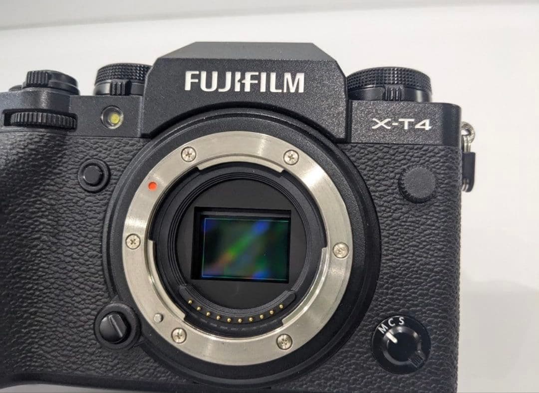 FUJIFILM X-T4 ミラーレスカメラ 本体と付属品