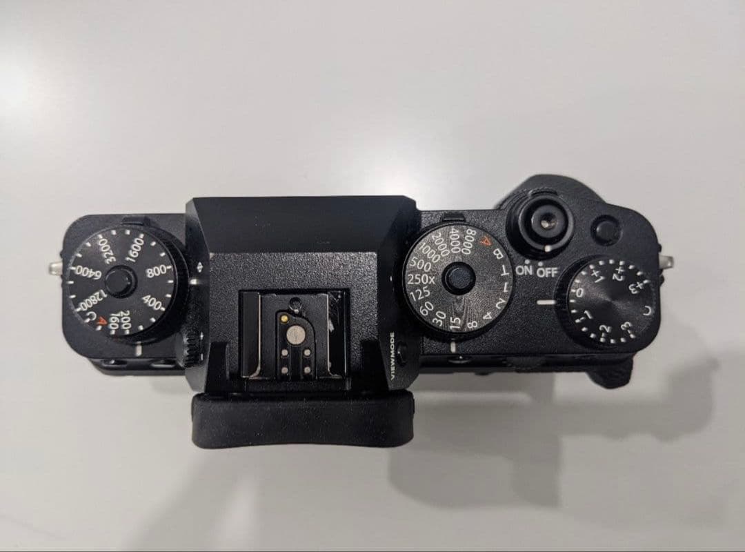FUJIFILM X-T4 ミラーレスカメラ 本体と付属品