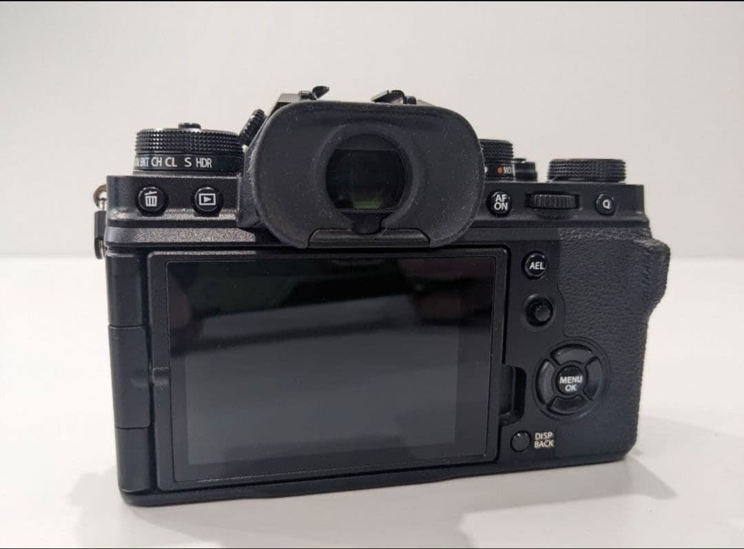 FUJIFILM X-T4 ミラーレスカメラ 本体と付属品