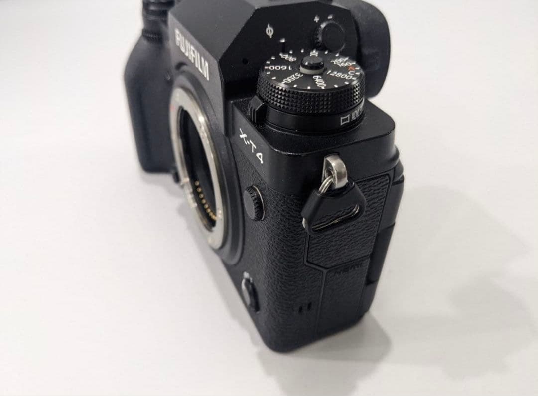 FUJIFILM X-T4 ミラーレスカメラ 本体と付属品