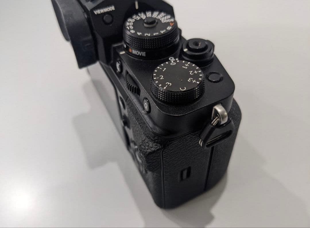 FUJIFILM X-T4 ミラーレスカメラ 本体と付属品