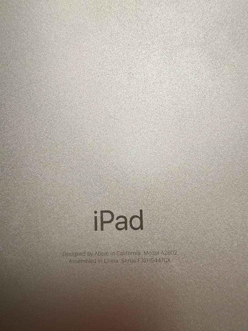 Apple iPad 第9世代　10.2インチ シルバー 本体