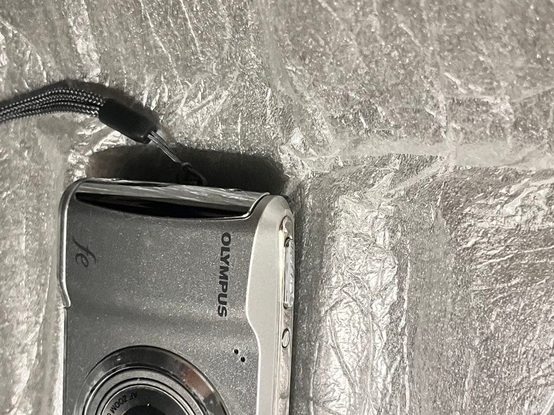 OLYMPUS FE コンパクトデジタルカメラ シルバー