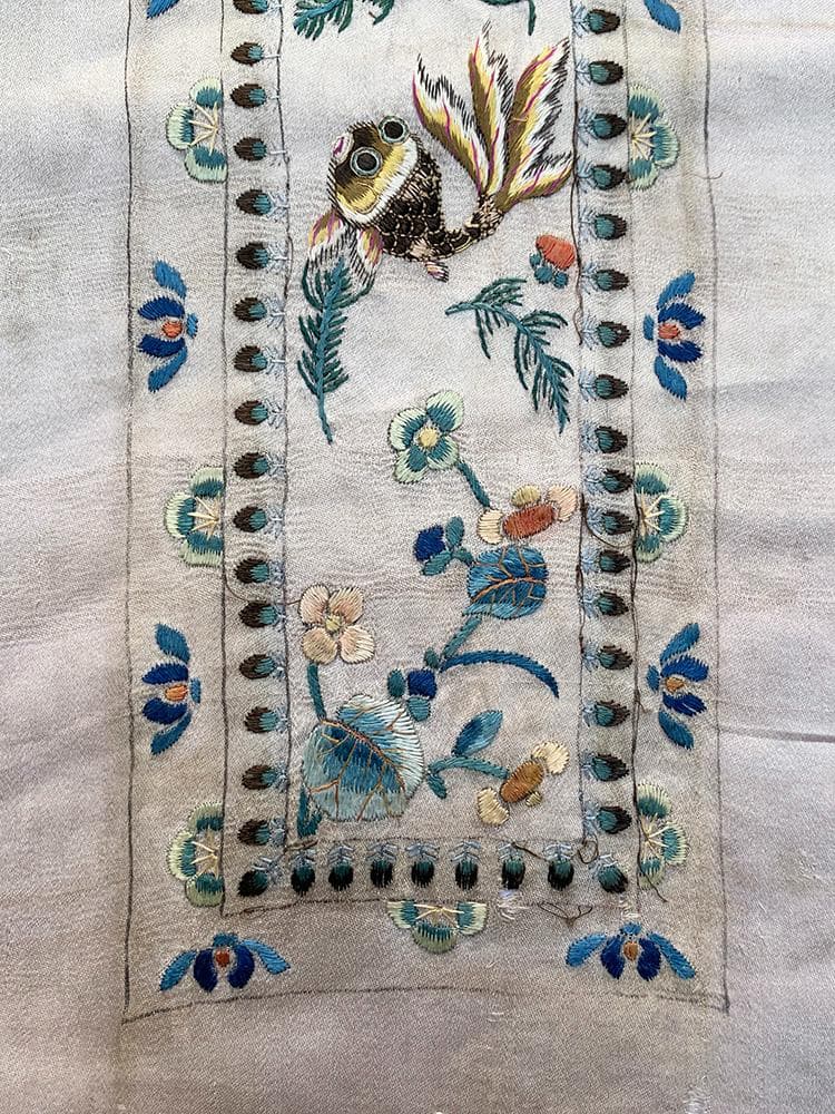 【繍】　★ 織繍 藕色地花魚紋挽袖裁片 ★　清時代　金魚花卉 刺繍文様　明清繍品