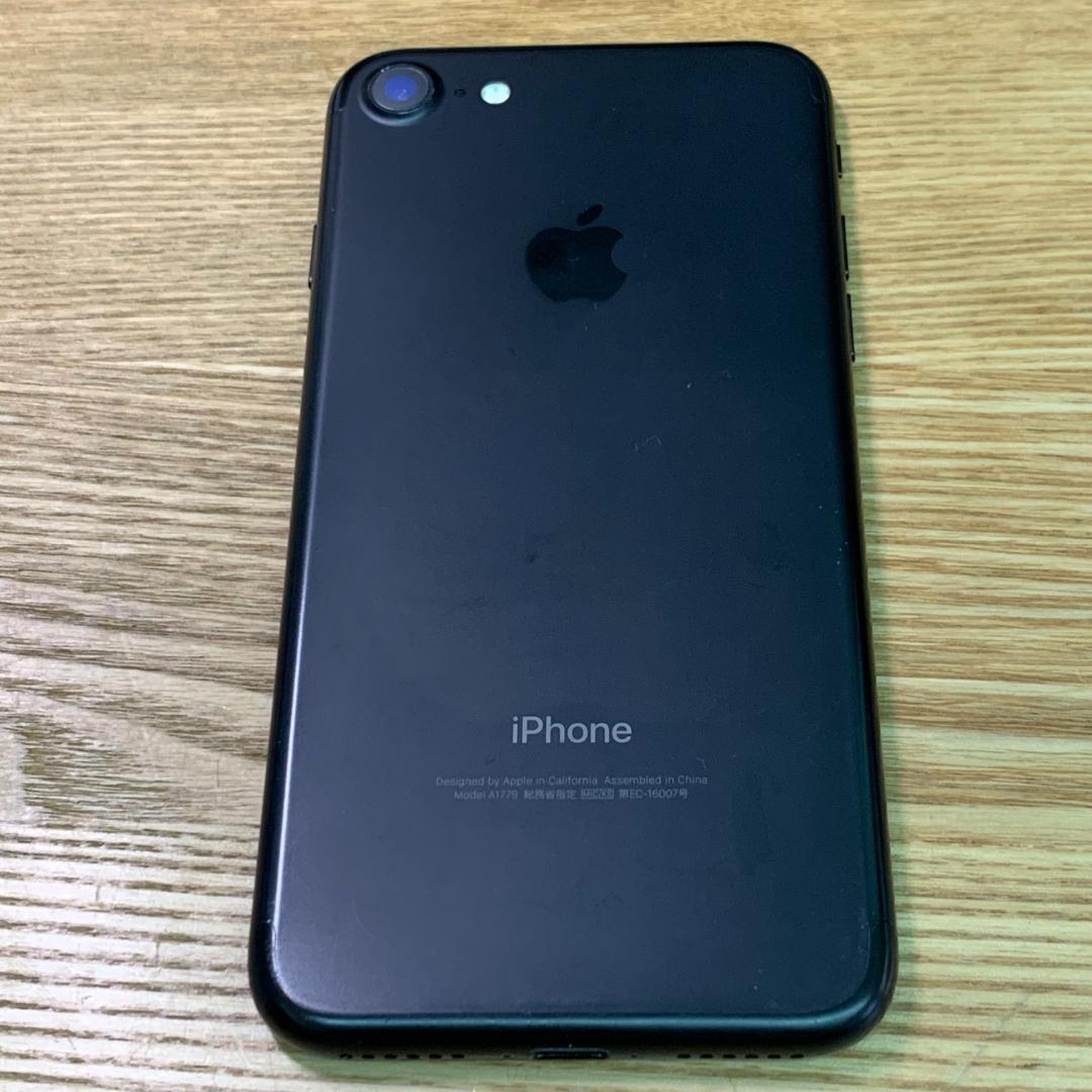 M4 SIMフリー iPhone 7 32GB ブラック
