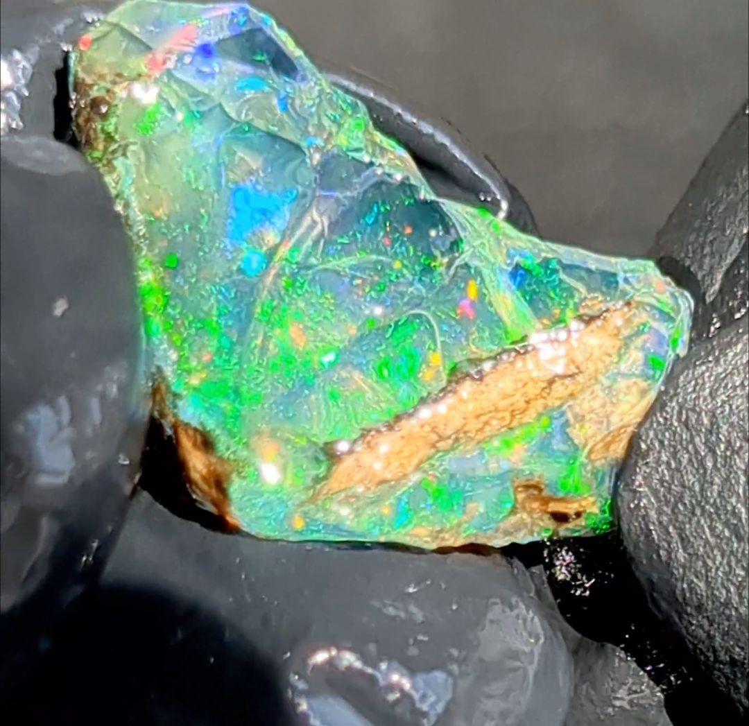 【10ct】エチオピア　オパール　原石　天然石　鉱物　標本　ブルー　ピンファイア