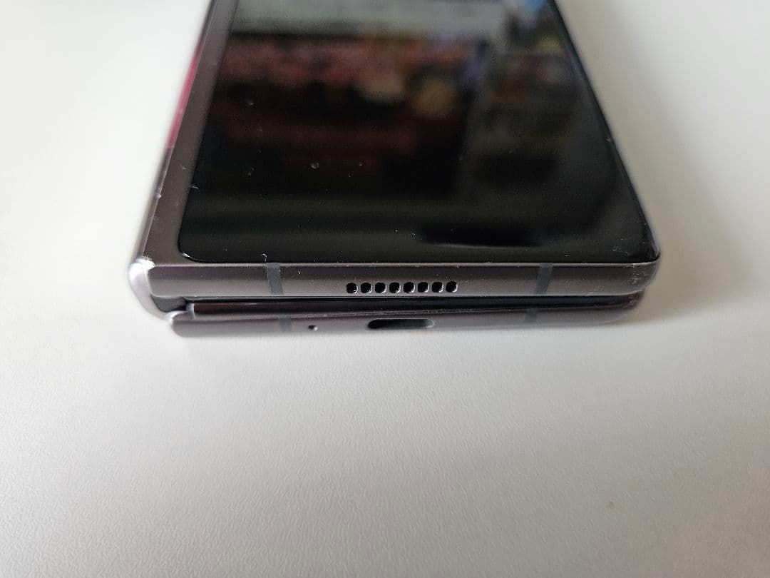 Galaxy Z Fold 2 Thom Browne Edition 本体