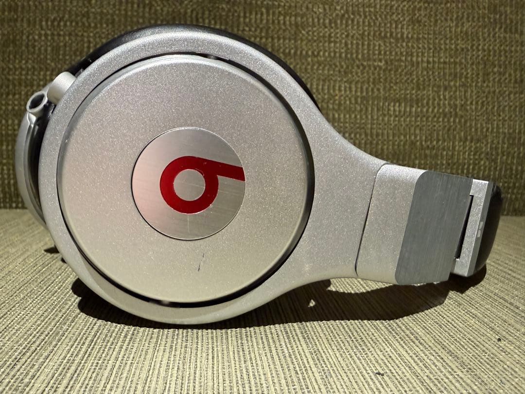 beats by dr. dre ワイヤレスヘッドホン シルバー/ブラック