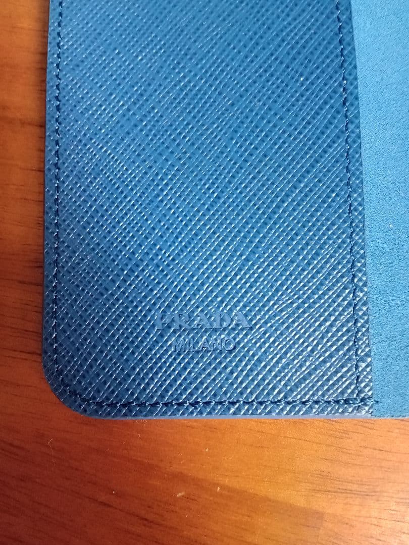 【新品未使用】PRADA 手帳型ケース iPhoneX/XS ブルー