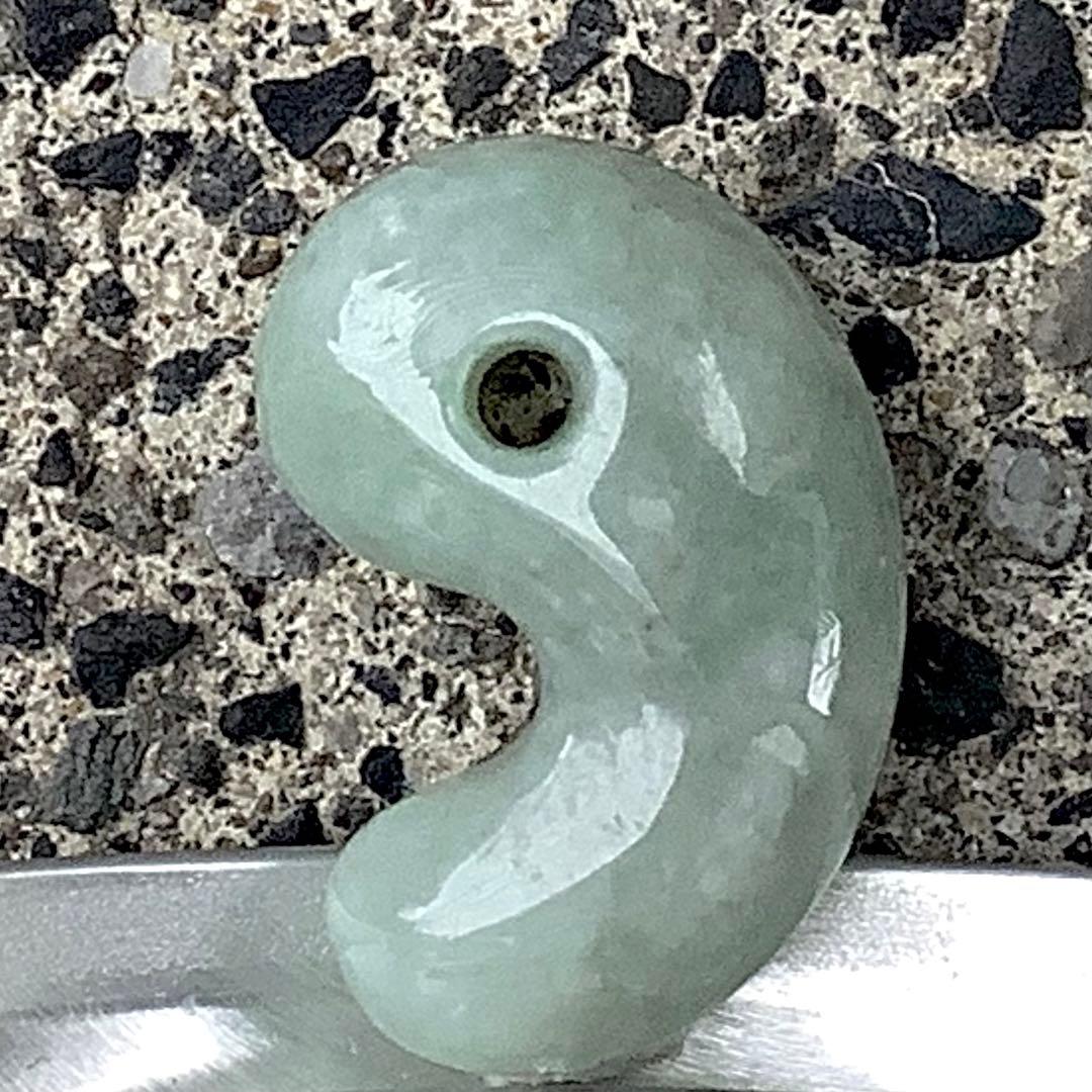 ⭕️吉祥開運*神様からの授かり　糸魚川翡翠ジェダイト勾玉　本物をお身近に　鑑定付‼️