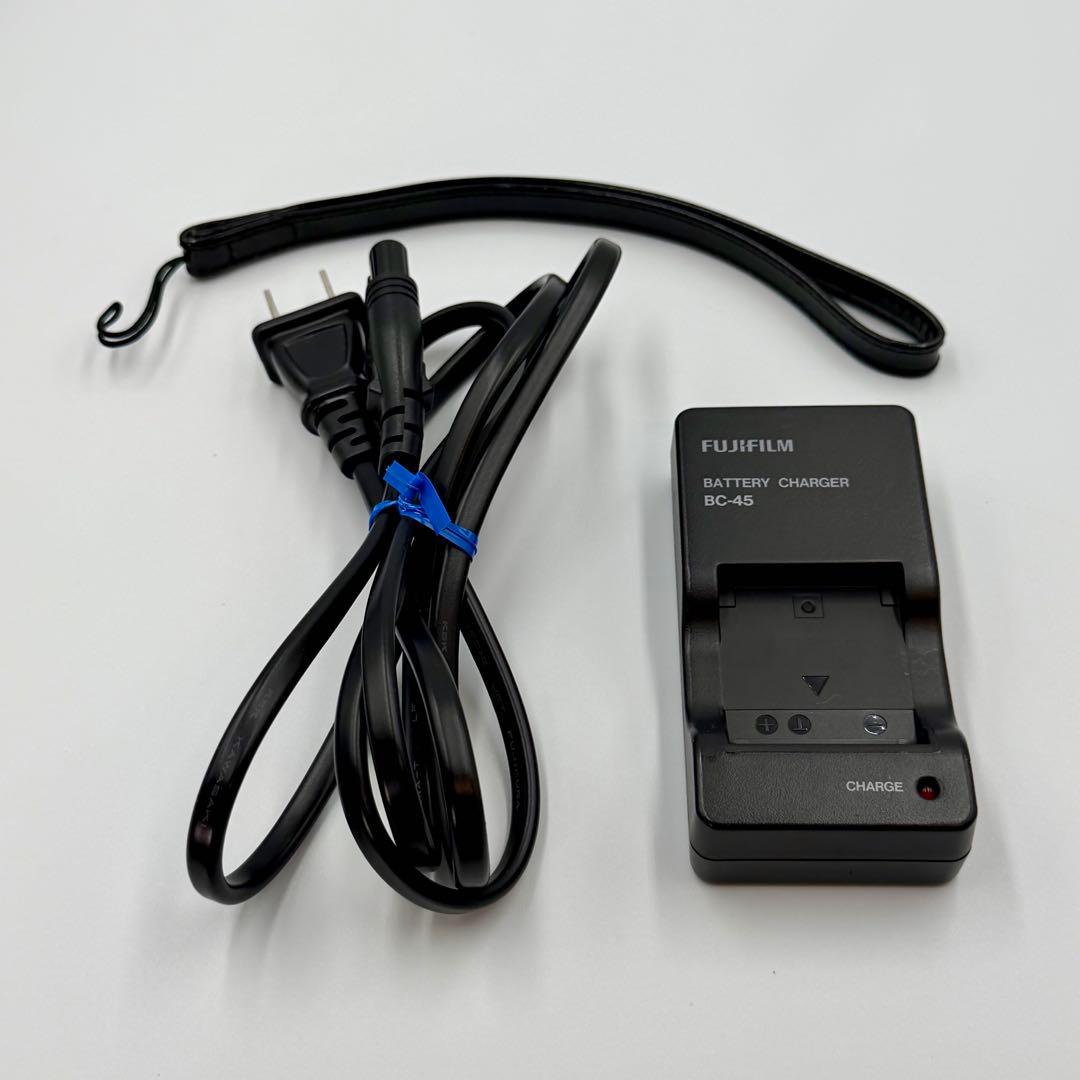 ✨極美品✨富士フイルム FinePix Z10fd ブラック 充電器付き