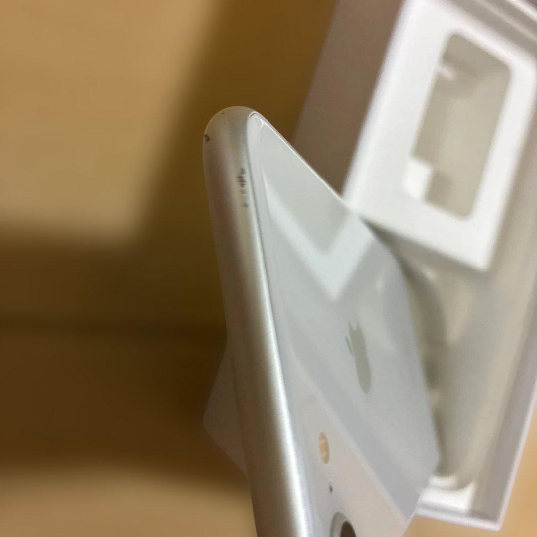 Apple iPhone 8 ホワイト　64GB